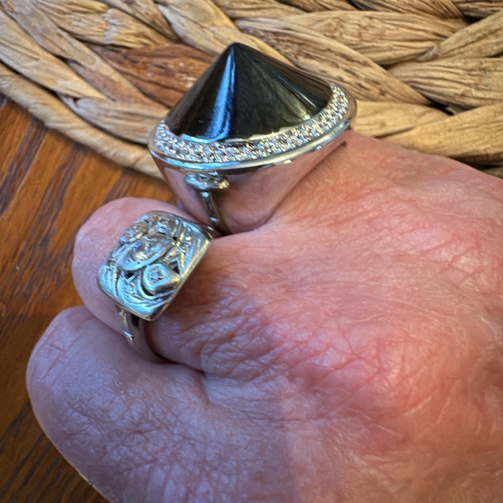 nOIr Cone pyramid ring new without tags - Picture 5 of 13